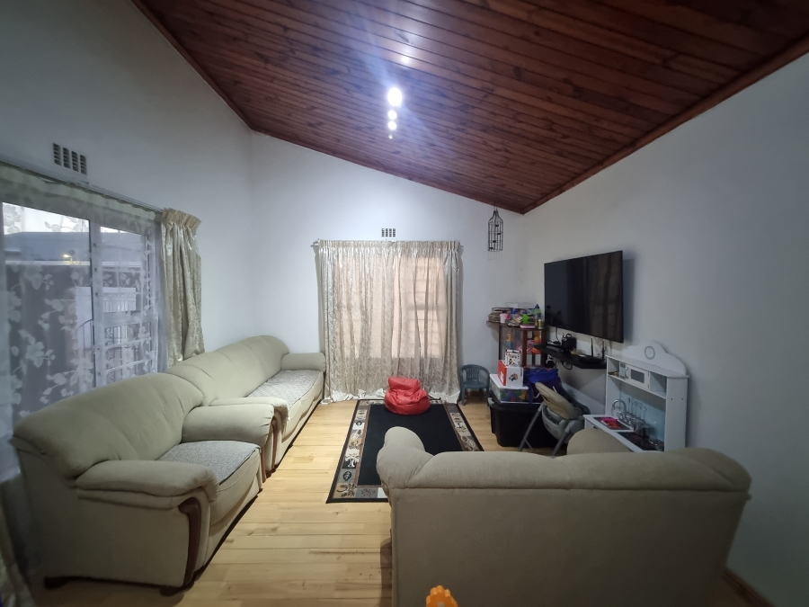 3 Bedroom Property for Sale in Croydon Western Cape